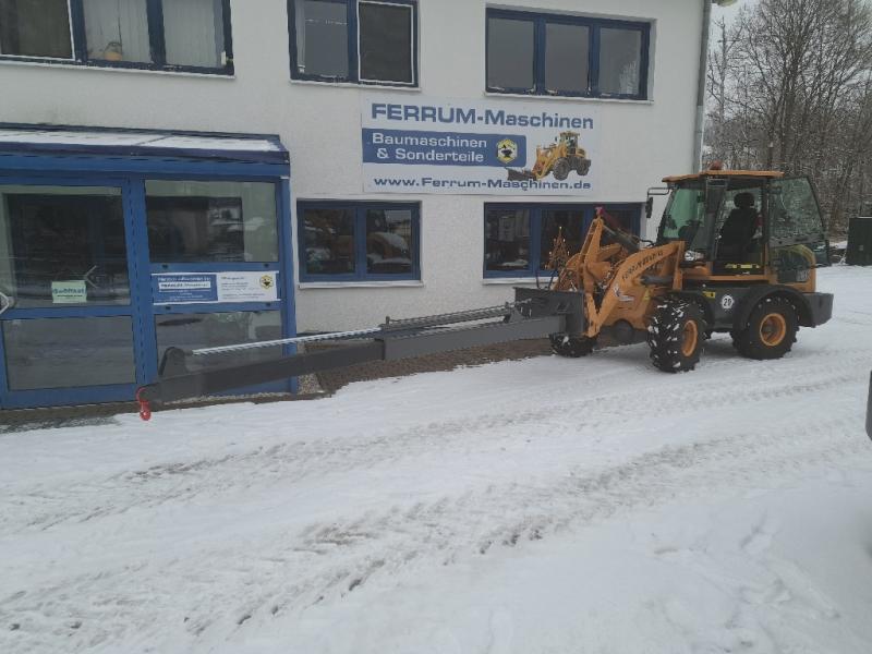 hydraulisch ausfahrbarer Kranarm mit Schwenkfunktion für Hoflader / Radlader von Ferrum Maschinen an Radlader FERRUM DM430 x4 DLZ länge 1024px