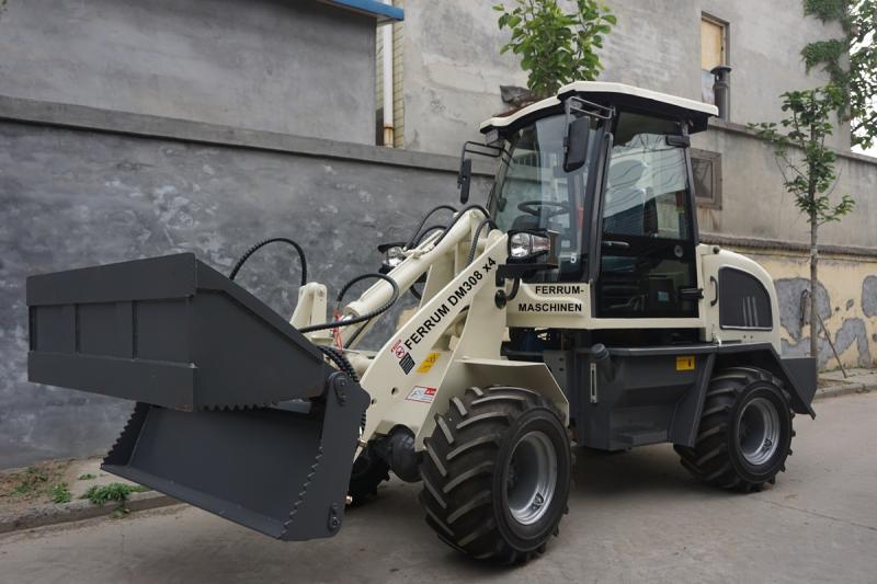 Hoflader / Radlader Ferrum DM308 x4 mit 4in1 Klappschaufel