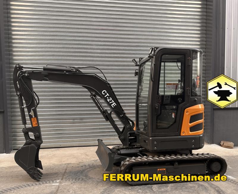 Minibagger kaufen - CT-27E mit Tieflöffel und Böschungslöffel