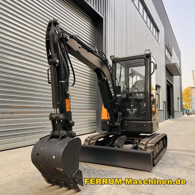 Minibagger kaufen - CT-27E Maisgelb mit Orange /schwarz und Böschungslöffelvon links