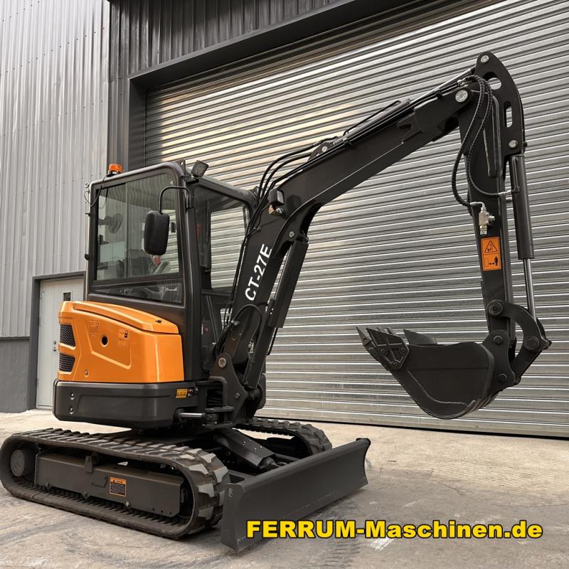 Minibagger kaufen - CT-27E Orange /Schwarz von rechts mit Tieflöffel und Böschungslöffel