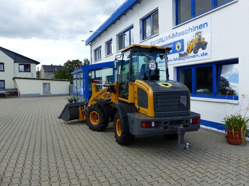 Radlader 3,0 t Hubkraft von der Seite - Radlader neu kaufen